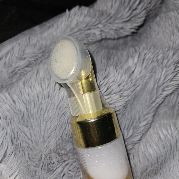 Brand New Sealed LaToua M 24K Gold Lava Foam - Picture 4 of 4